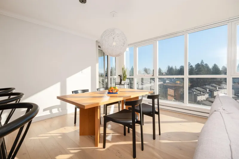 1104 235 GUILDFORD WAY - photo 2 of 25