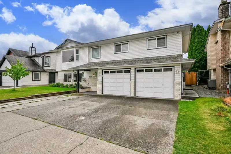 32632 HAIDA DRIVE - photo 2 of 36