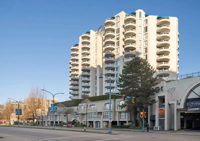 801 6080 MINORU BOULEVARD - photo 2 of 40
