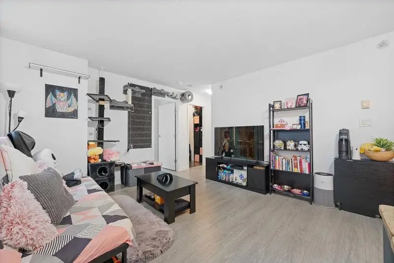 2205 111 W GEORGIA STREET - photo 1 of 25