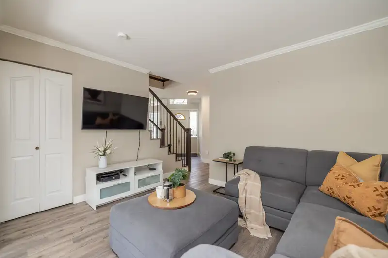 863 ROCHE POINT DRIVE - photo 3 of 40