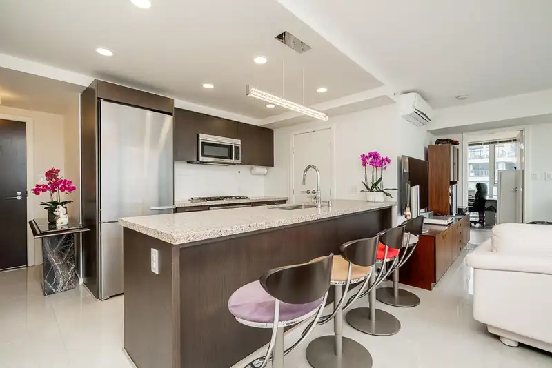 1607 7988 ACKROYD ROAD - photo 3 of 23