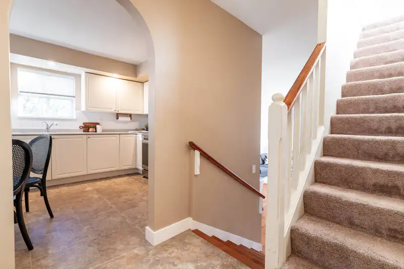 105 222 W 4TH STREET - photo 4 of 40