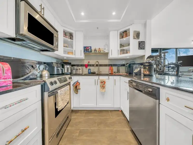 907 10899 UNIVERSITY DRIVE - photo 1 of 23