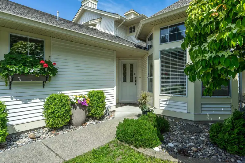 25 9208 208 STREET - photo 2 of 38