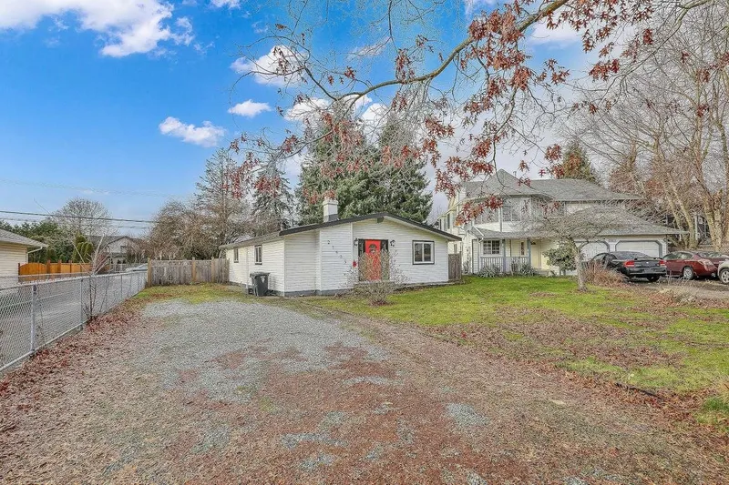 21635 50A AVENUE - photo 2 of 25