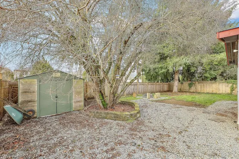 21635 50A AVENUE - photo 3 of 25