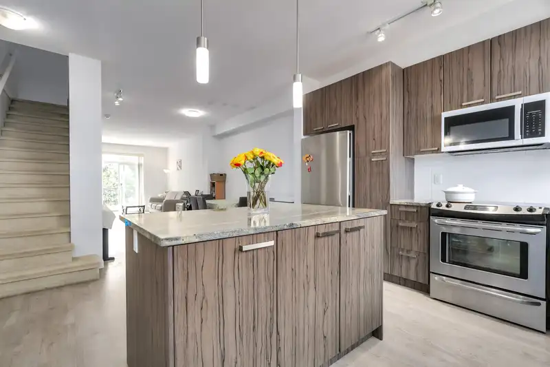 59 8355 164 STREET - photo 3 of 23