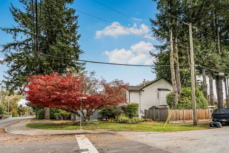 21180 RIVER ROAD - photo 2 of 39