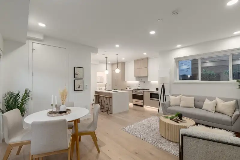 4 356 W 15TH AVENUE - photo 1 of 20