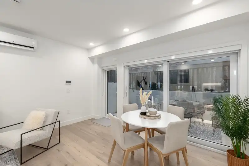 4 356 W 15TH AVENUE - photo 4 of 20