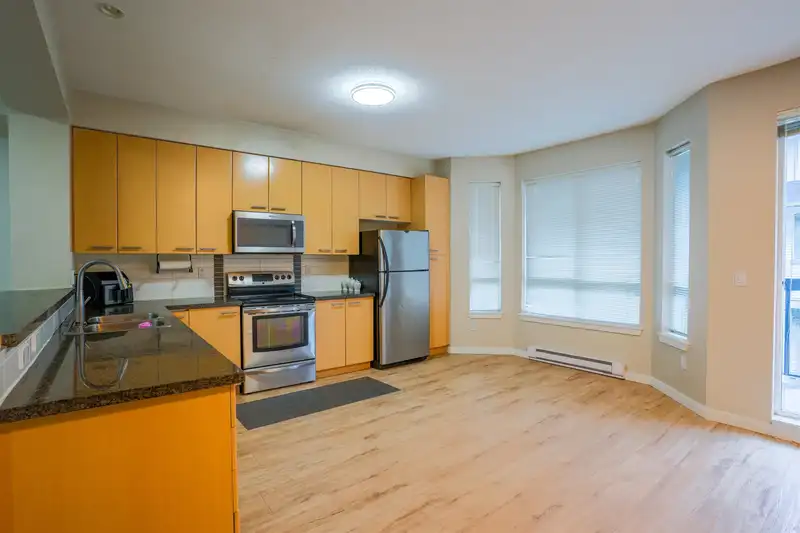 15 7155 189 STREET - photo 4 of 22