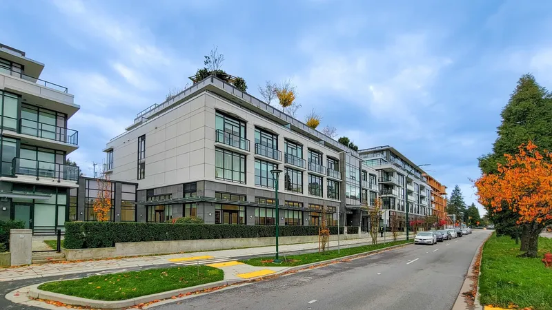 671 438 W KING EDWARD AVENUE - photo 2 of 25