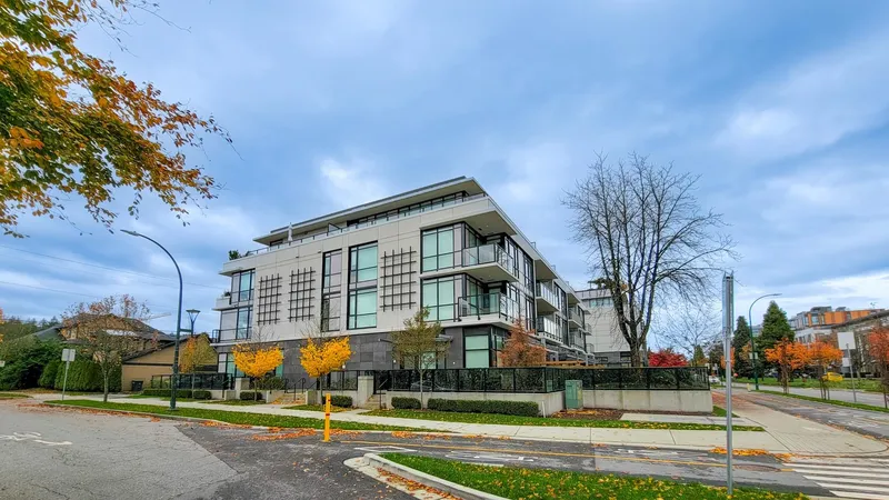 671 438 W KING EDWARD AVENUE - photo 4 of 25