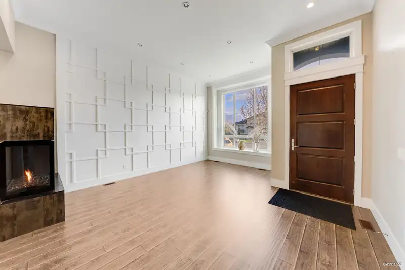 6311 128A STREET - photo 4 of 26