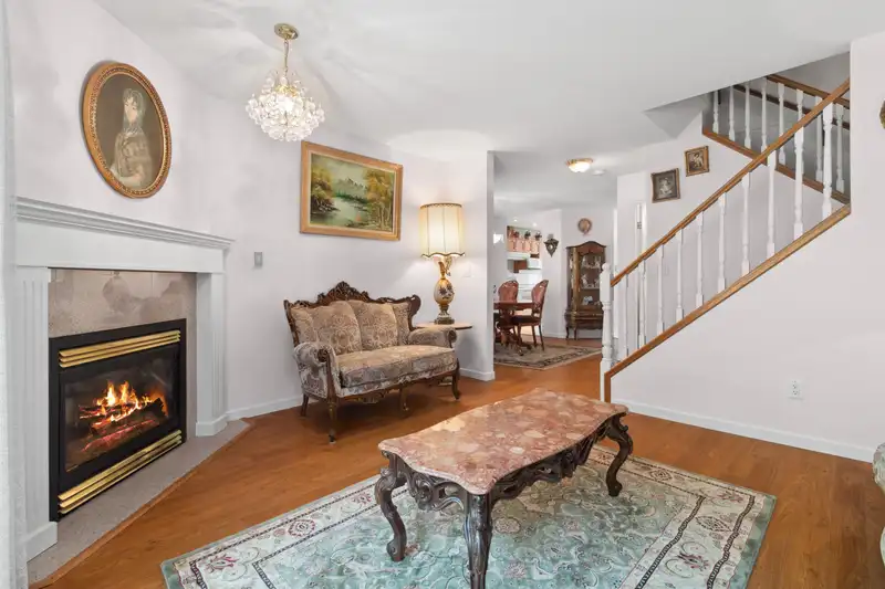 33 22740 116 AVENUE - photo 4 of 20