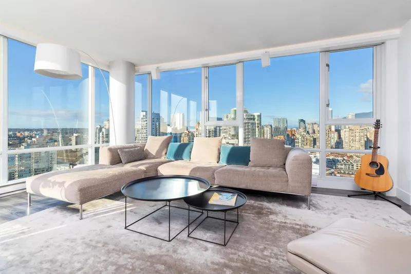 3307 1033 MARINASIDE CRESCENT - photo 2 of 25