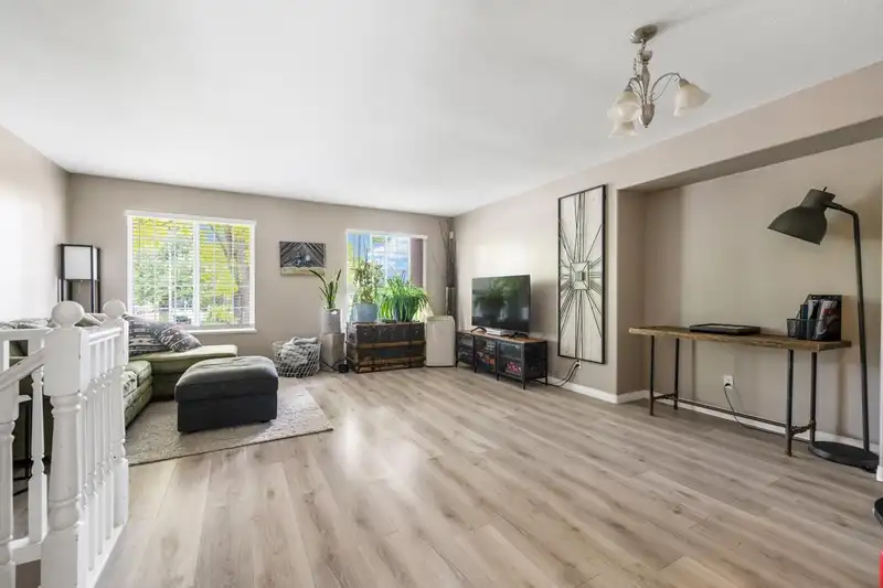 35026 EXBURY AVENUE - photo 1 of 34