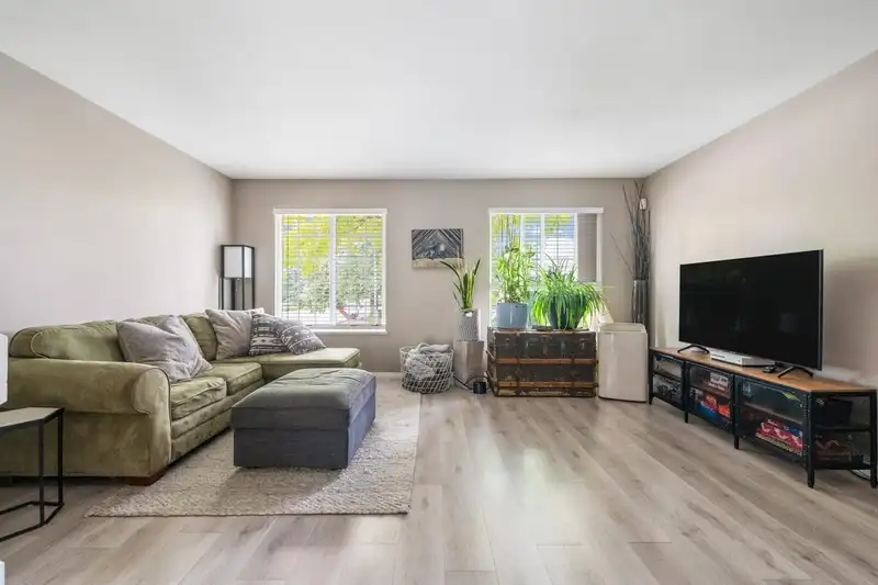 35026 EXBURY AVENUE - photo 4 of 34