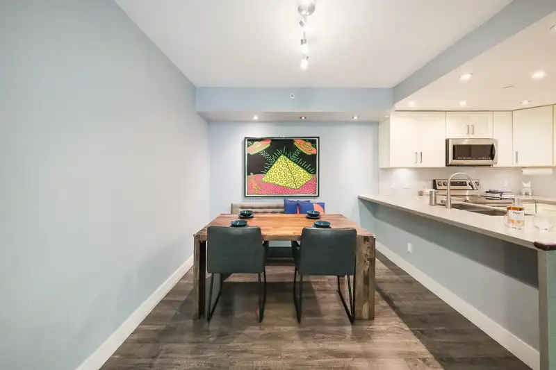 1021 EXPO BOULEVARD - photo 2 of 27