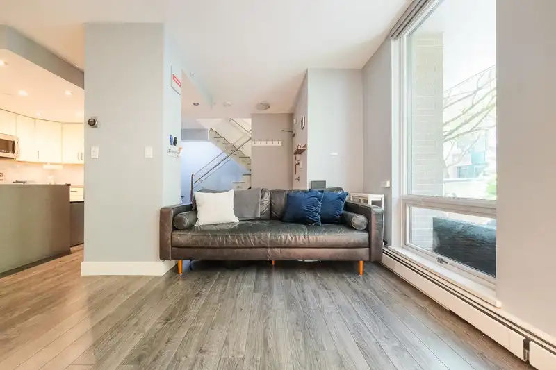 1021 EXPO BOULEVARD - photo 4 of 27
