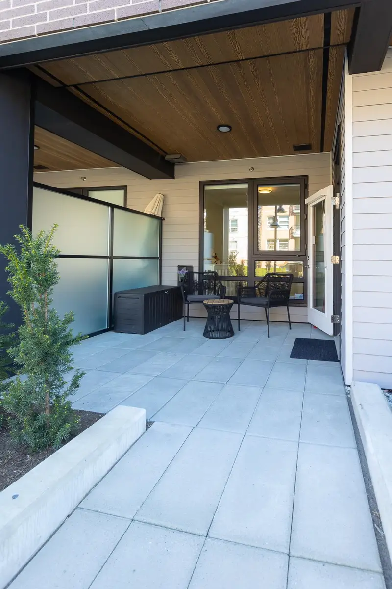 105 615 COTTONWOOD AVENUE - photo 2 of 25