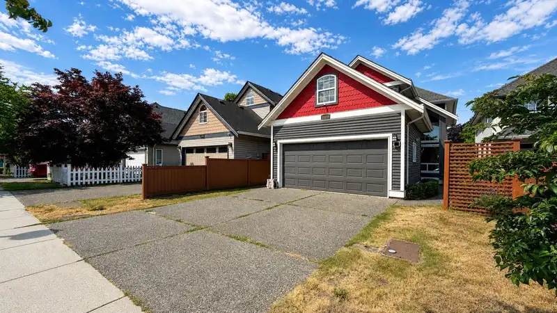 11839 DUNFORD ROAD - photo 1 of 37
