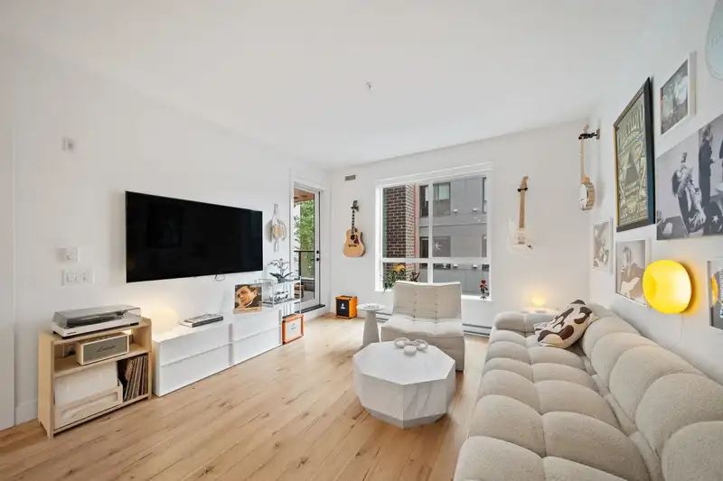 222 3131 MURRAY STREET - photo 2 of 40