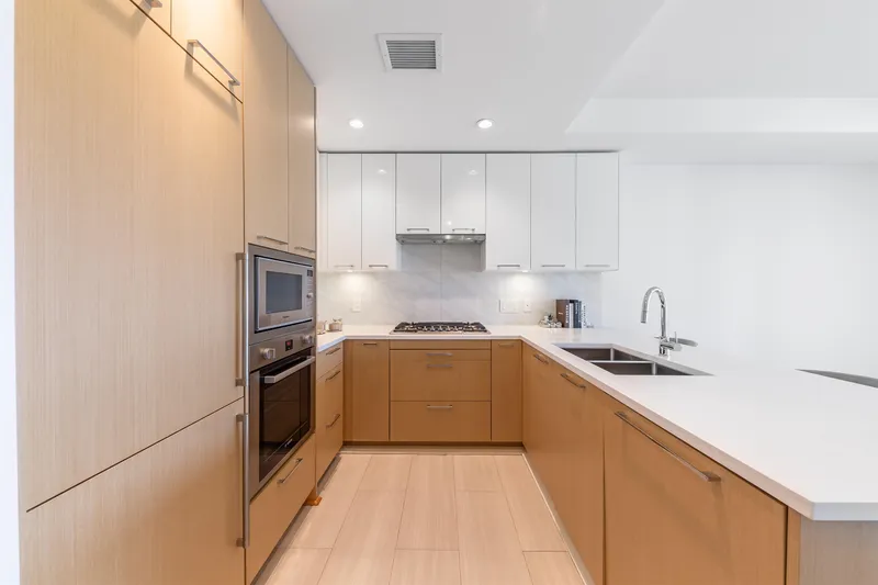 315 4033 MAY DRIVE - photo 3 of 23