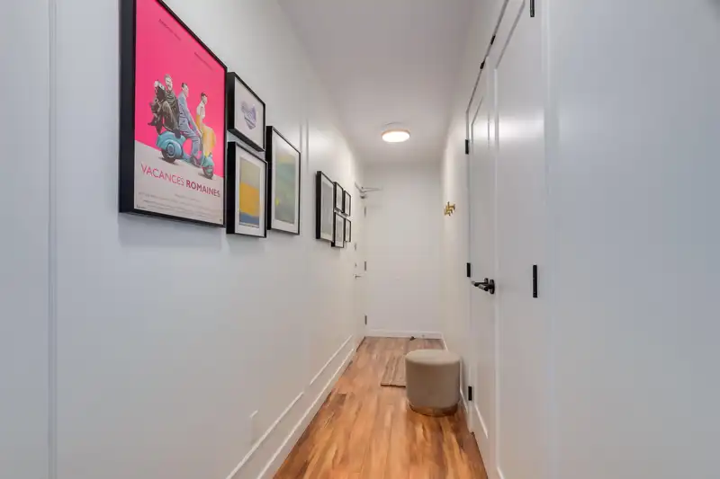 607 289 E 6 AVENUE - photo 2 of 35