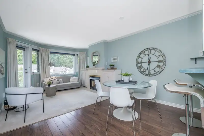 304 13959 16 AVENUE - photo 1 of 33