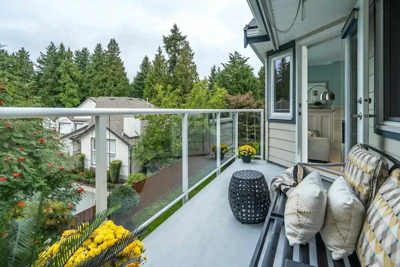 304 13959 16 AVENUE - photo 3 of 33