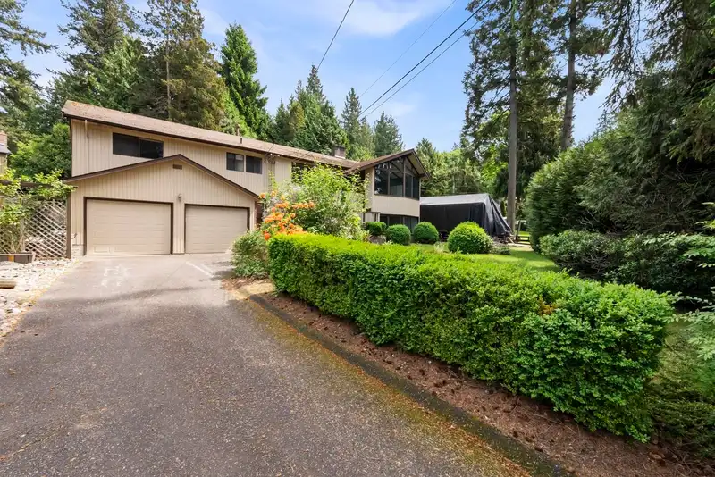 9156 NORUM CRESCENT - photo 1 of 40