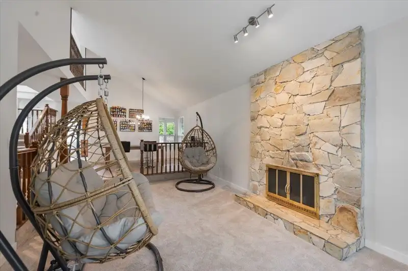 16160 BROOKSIDE COURT - photo 4 of 38