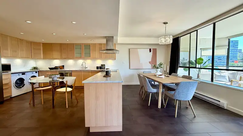 604 738 BROUGHTON STREET - photo 1 of 39