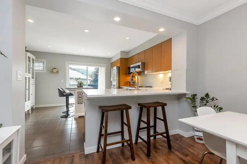 60 4401 BLAUSON BOULEVARD - photo 3 of 18