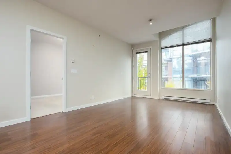 408 10455 UNIVERSITY DRIVE - photo 3 of 21