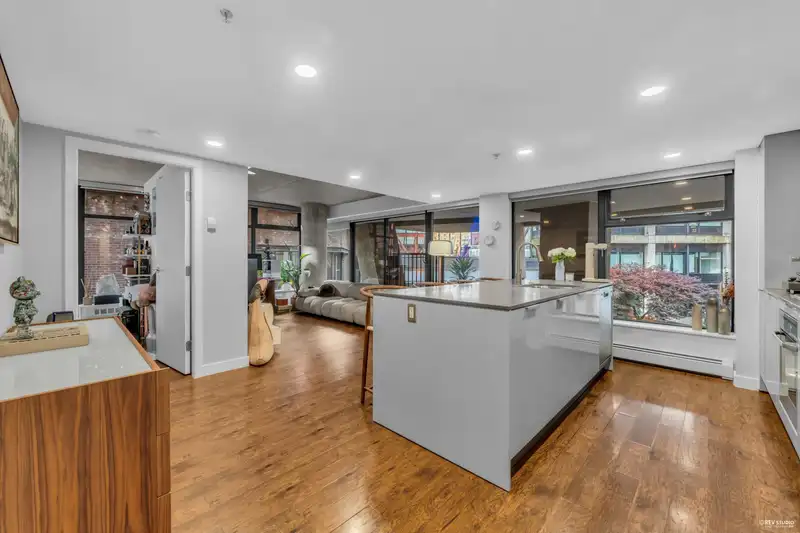 605 128 W CORDOVA STREET - photo 4 of 21
