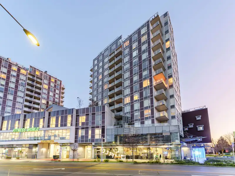 1606 7468 LANSDOWNE ROAD - photo 1 of 24