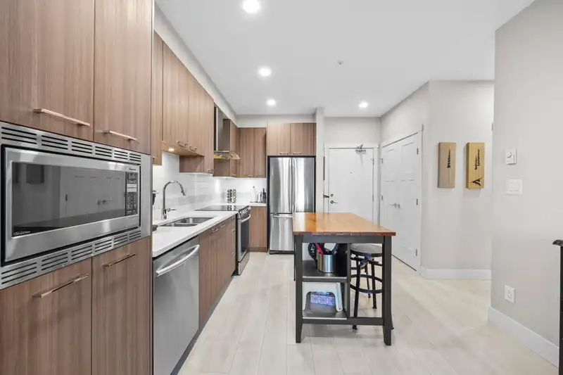 124 4690 HAWK LANE - photo 3 of 30
