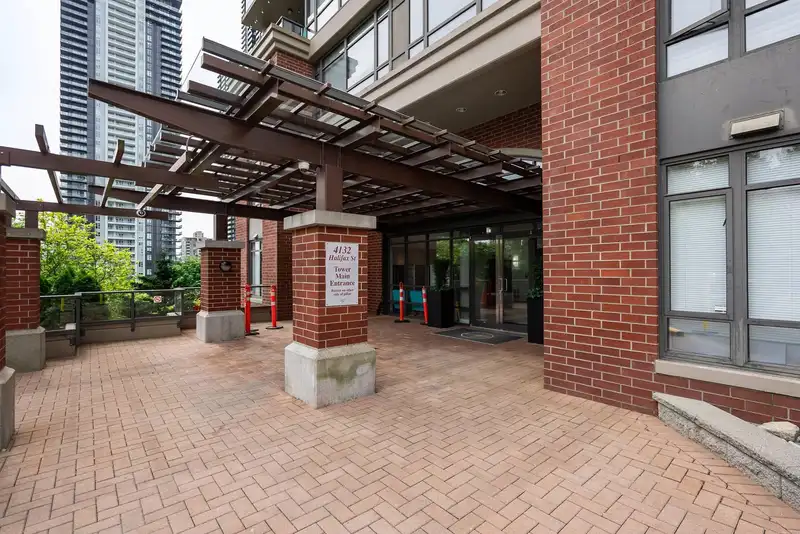 1604 4132 HALIFAX STREET - photo 4 of 29