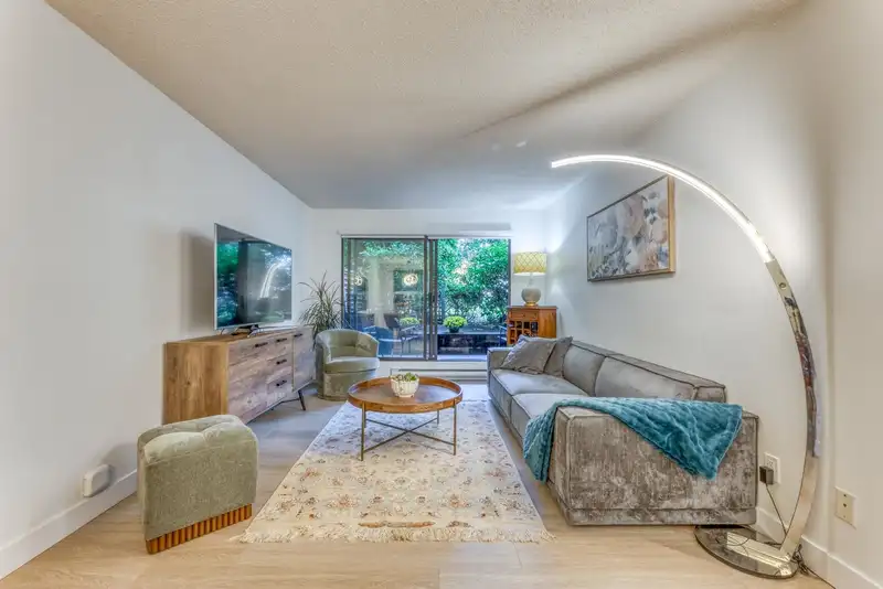 101 251 W 4TH STREET - photo 4 of 23