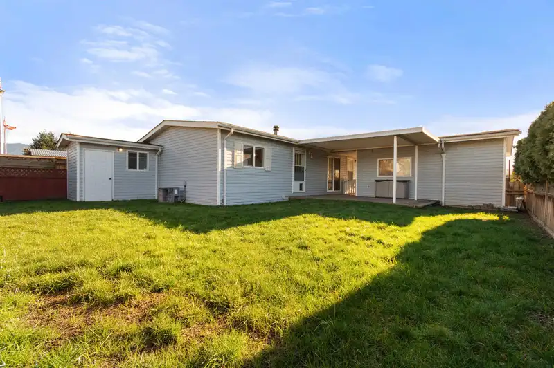 8 45918 KNIGHT ROAD - photo 1 of 37