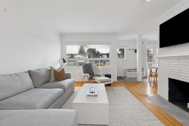 1425 WILLIAM AVENUE - photo 3 of 25