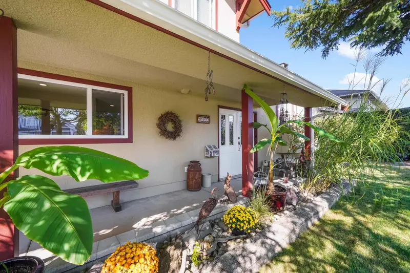 4967 59 STREET - photo 4 of 25