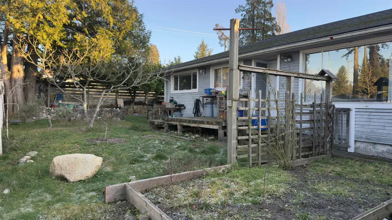 9401 DAWSON CRESCENT - photo 4 of 18