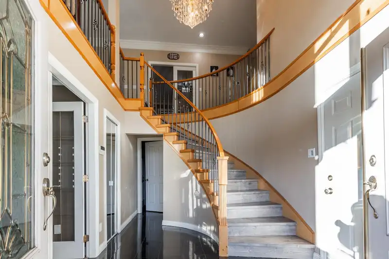 12581 90 AVENUE - photo 4 of 40