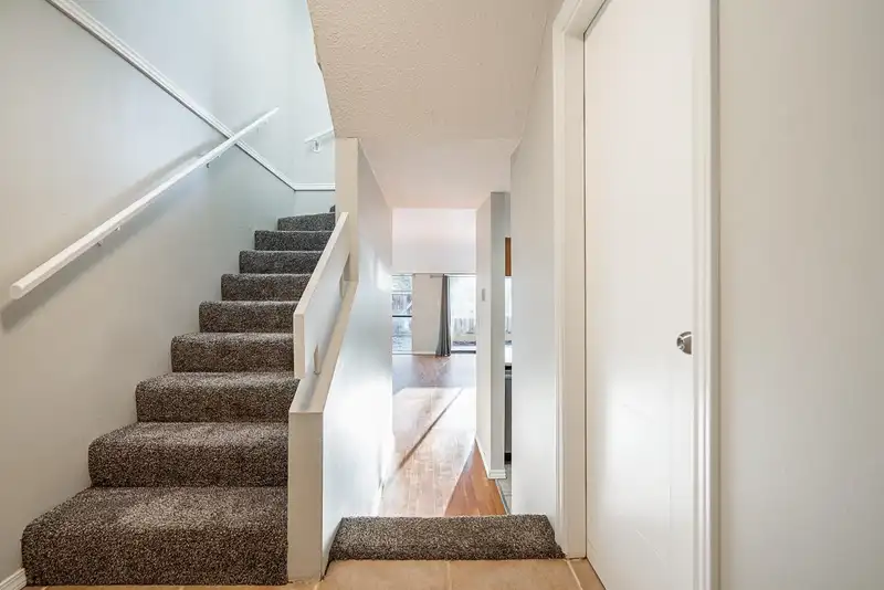 104 17720 60 AVENUE - photo 3 of 25