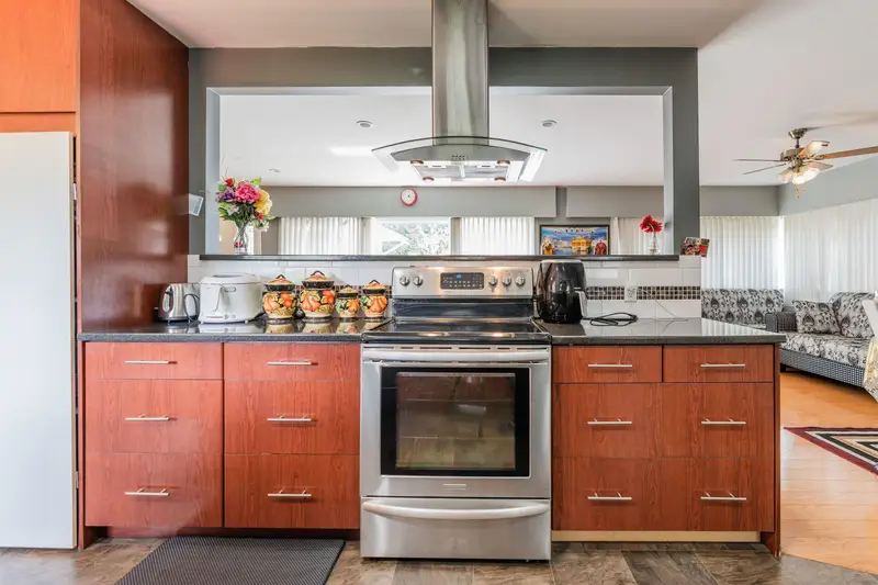 15035 BLUEBIRD CRESCENT - photo 3 of 17