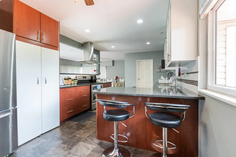 15035 BLUEBIRD CRESCENT - photo 4 of 17